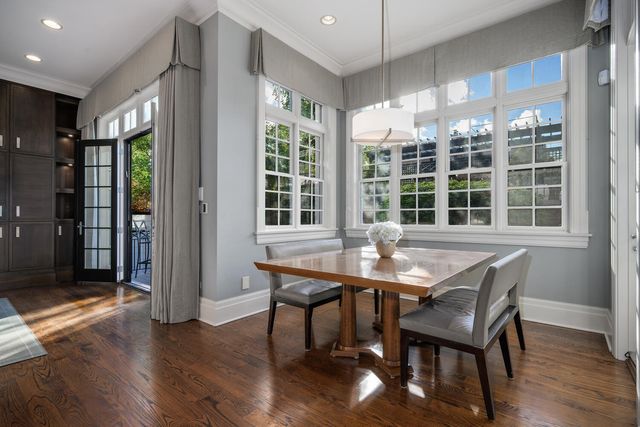 3752 N JANSSEN Street, Chicago, IL 60613