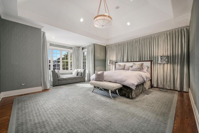 3752 N JANSSEN Street, Chicago, IL 60613