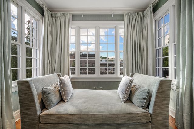 3752 N JANSSEN Street, Chicago, IL 60613