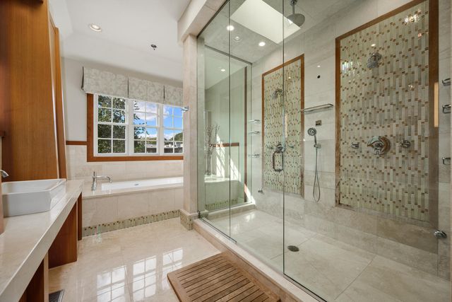 3752 N JANSSEN Street, Chicago, IL 60613