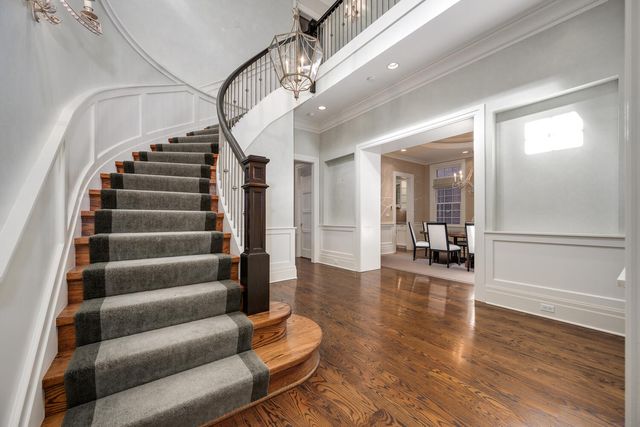 3752 N JANSSEN Street, Chicago, IL 60613