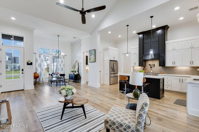 202 Amsterdam Avenue, Youngsville, LA 70592