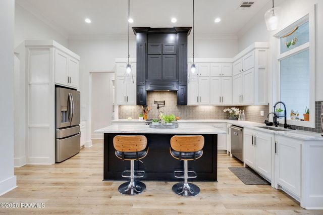 202 Amsterdam Avenue, Youngsville, LA 70592