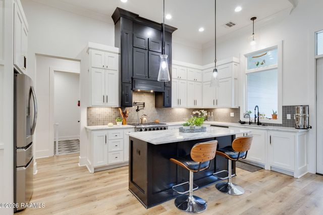 202 Amsterdam Avenue, Youngsville, LA 70592