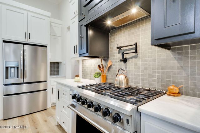 202 Amsterdam Avenue, Youngsville, LA 70592