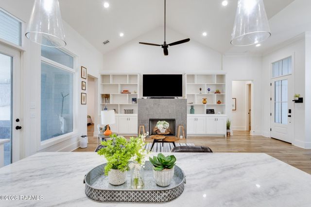 202 Amsterdam Avenue, Youngsville, LA 70592