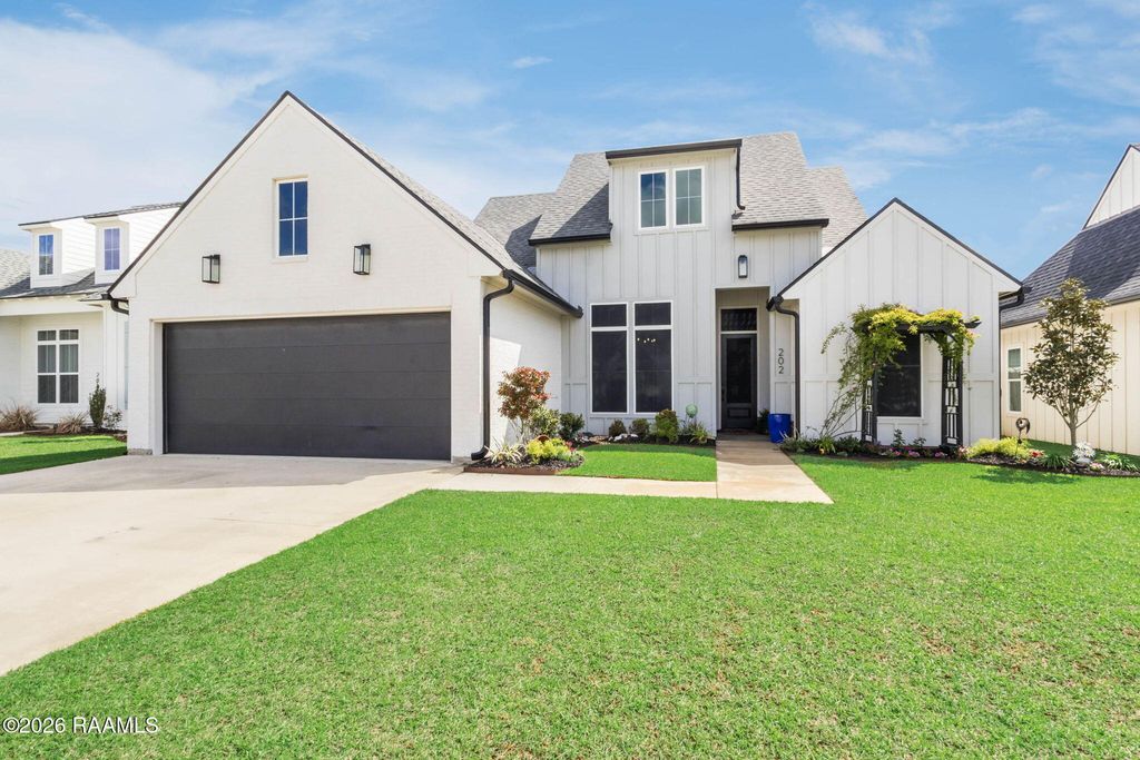 202 Amsterdam Avenue, Youngsville, LA 70592