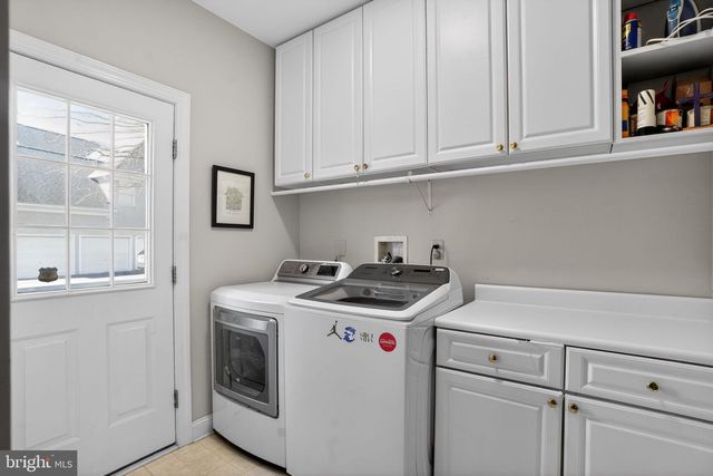 1419 ROYAL OAK DR, Blue Bell, PA 19422