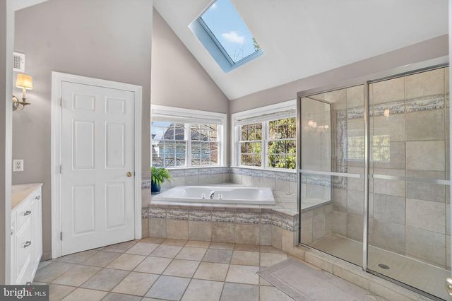 1419 ROYAL OAK DR, Blue Bell, PA 19422