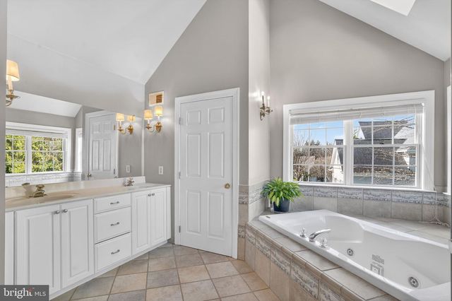 1419 ROYAL OAK DR, Blue Bell, PA 19422