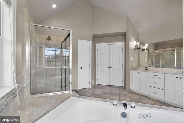 1419 ROYAL OAK DR, Blue Bell, PA 19422