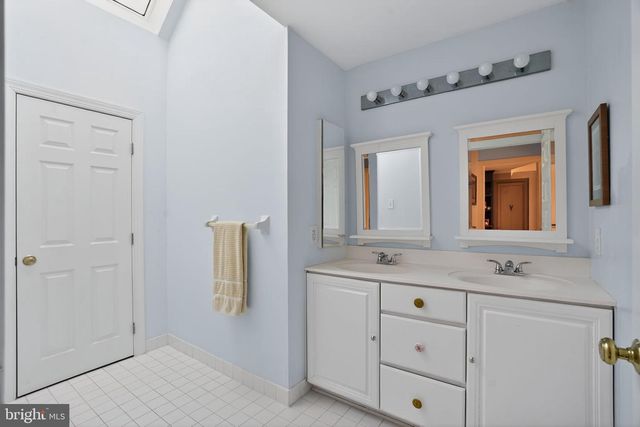 1419 ROYAL OAK DR, Blue Bell, PA 19422
