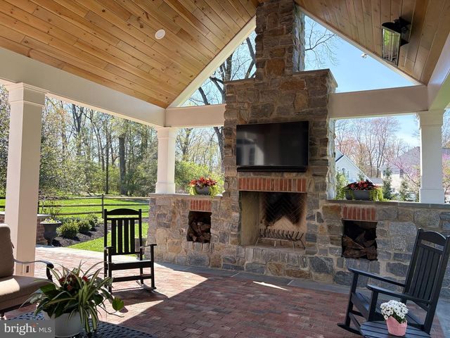1419 ROYAL OAK DR, Blue Bell, PA 19422