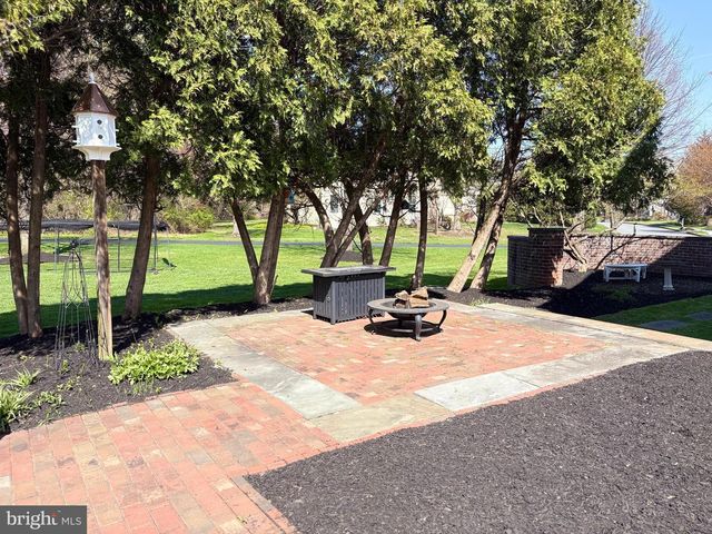 1419 ROYAL OAK DR, Blue Bell, PA 19422
