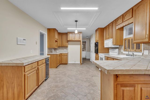 1984 Lower Hartley Bridge Road, Byron, GA 31008