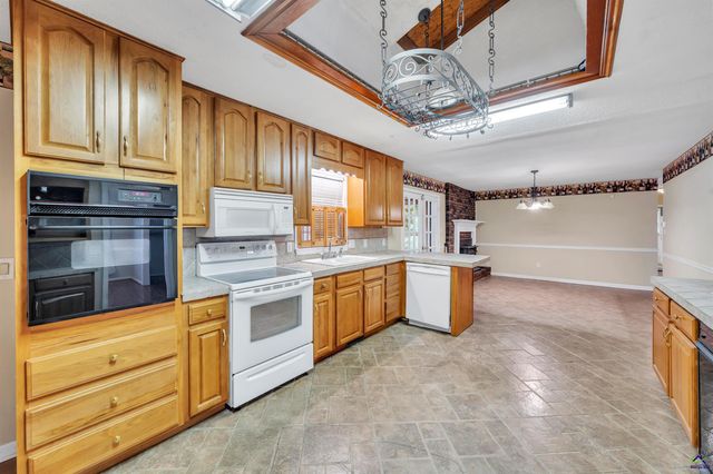 1984 Lower Hartley Bridge Road, Byron, GA 31008