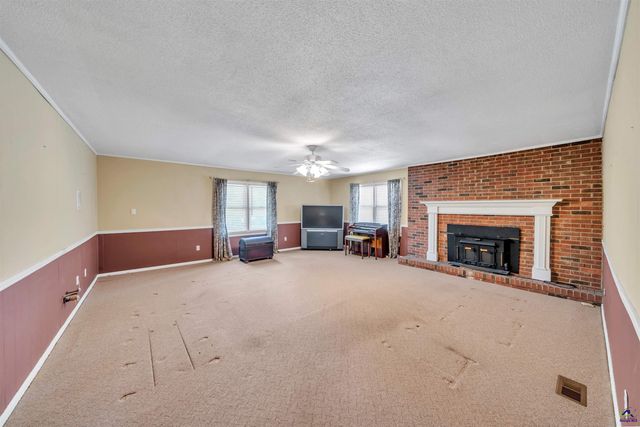 1984 Lower Hartley Bridge Road, Byron, GA 31008