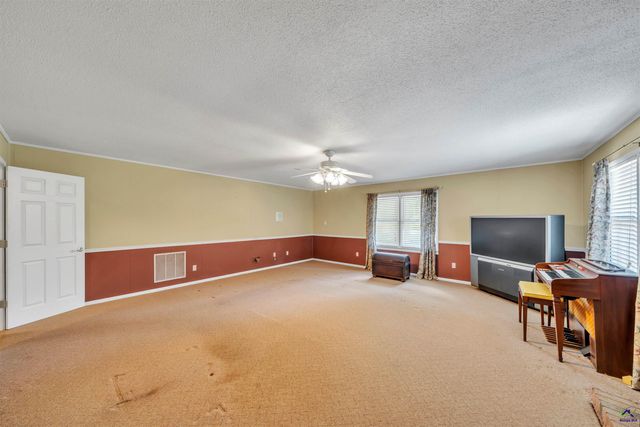 1984 Lower Hartley Bridge Road, Byron, GA 31008