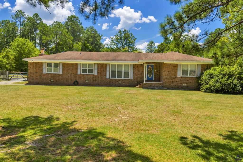 1984 Lower Hartley Bridge Road, Byron, GA 31008