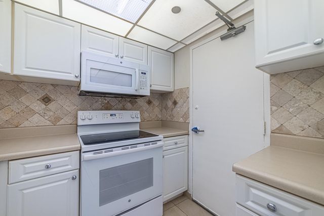 1200 West Avenue 1521, Miami Beach, FL 33139