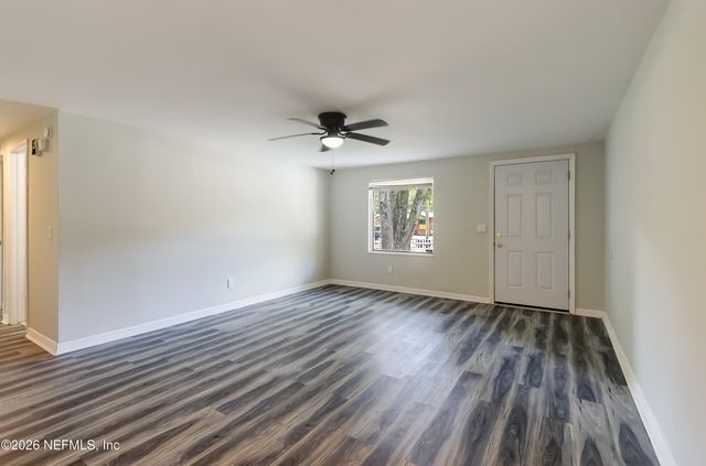 7563 JOHN F KENNEDY Drive W, Jacksonville, FL 32219