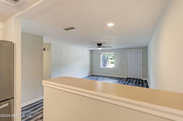 7563 JOHN F KENNEDY Drive W, Jacksonville, FL 32219