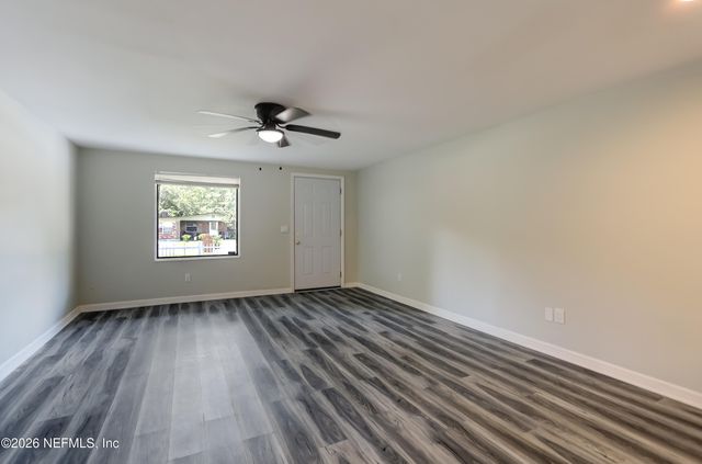 7563 JOHN F KENNEDY Drive W, Jacksonville, FL 32219