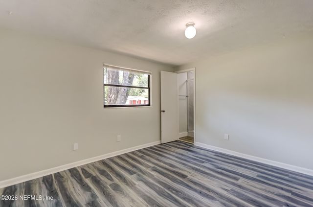 7563 JOHN F KENNEDY Drive W, Jacksonville, FL 32219