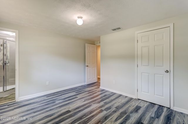 7563 JOHN F KENNEDY Drive W, Jacksonville, FL 32219