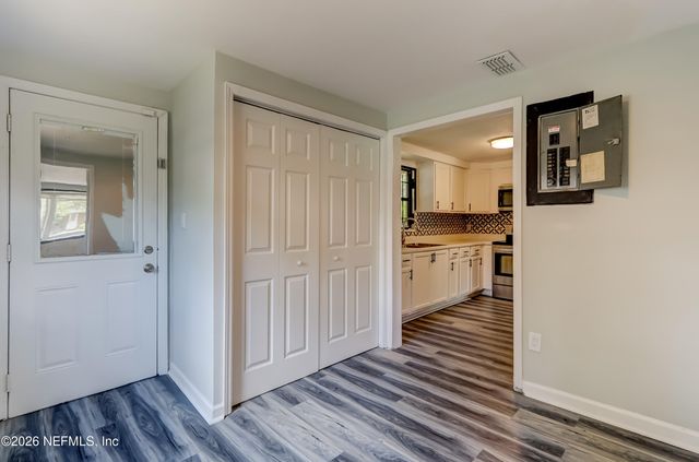 7563 JOHN F KENNEDY Drive W, Jacksonville, FL 32219