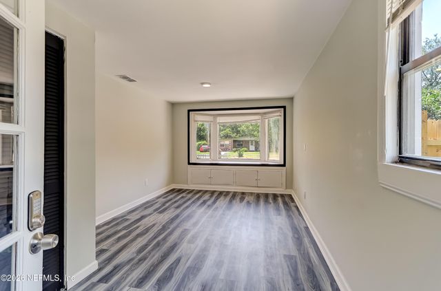 7563 JOHN F KENNEDY Drive W, Jacksonville, FL 32219