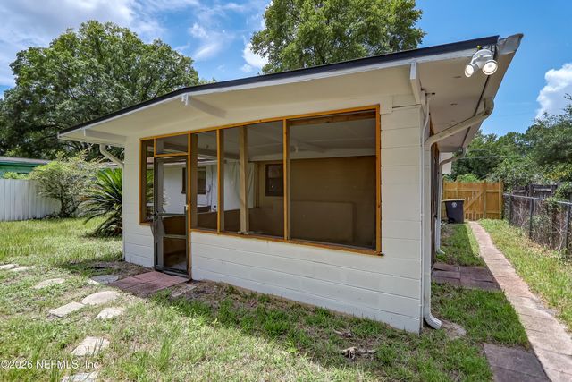 7563 JOHN F KENNEDY Drive W, Jacksonville, FL 32219