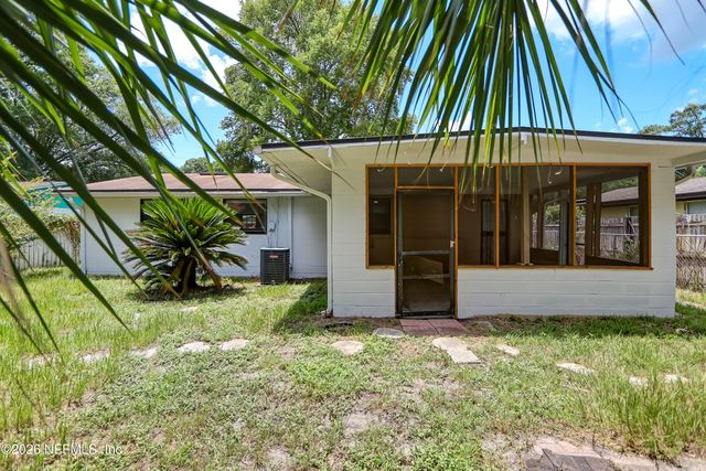 7563 JOHN F KENNEDY Drive W, Jacksonville, FL 32219