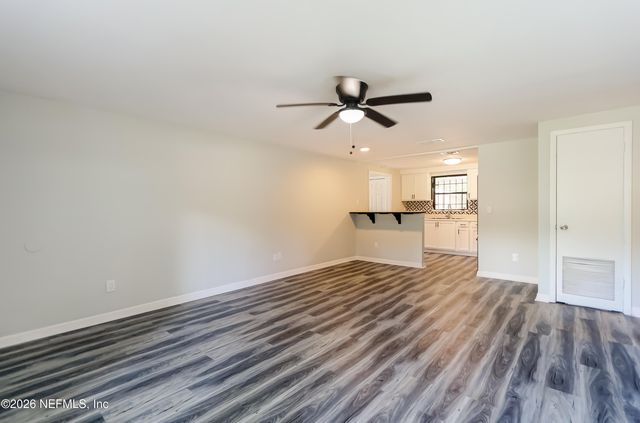7563 JOHN F KENNEDY Drive W, Jacksonville, FL 32219