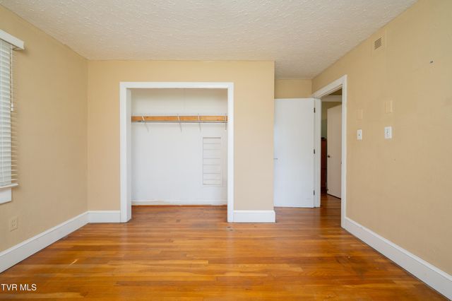 2000 Lee Highway, Bristol, VA 24201