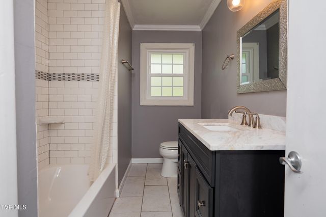 2000 Lee Highway, Bristol, VA 24201