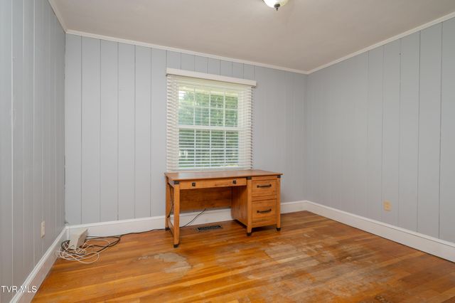 2000 Lee Highway, Bristol, VA 24201