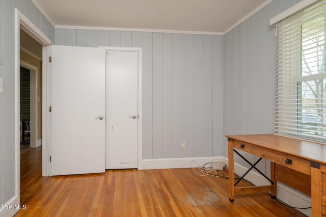 2000 Lee Highway, Bristol, VA 24201