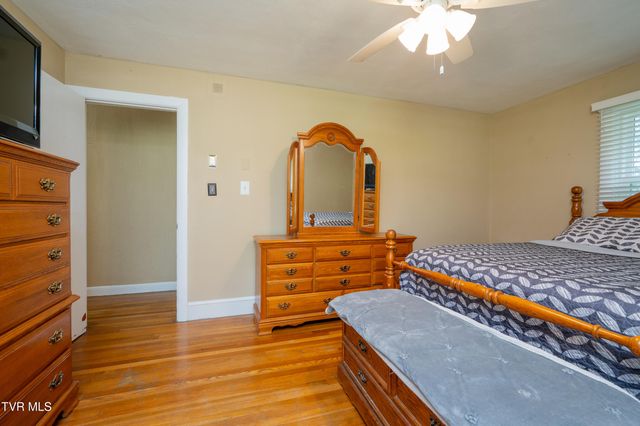 2000 Lee Highway, Bristol, VA 24201