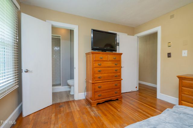 2000 Lee Highway, Bristol, VA 24201