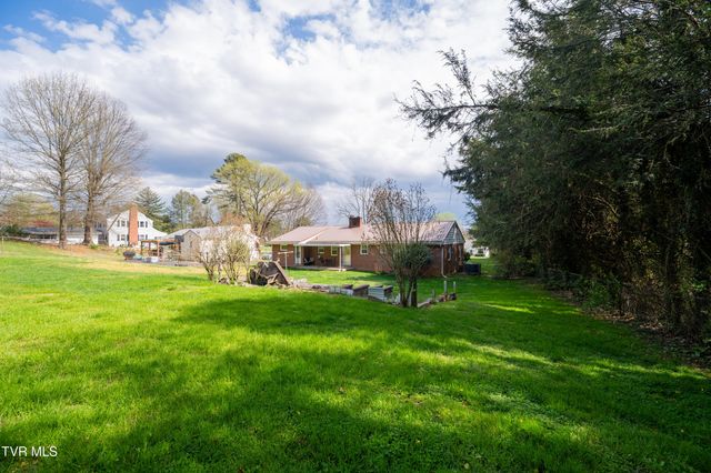2000 Lee Highway, Bristol, VA 24201