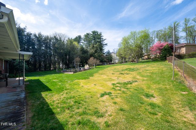 2000 Lee Highway, Bristol, VA 24201