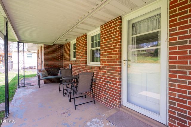 2000 Lee Highway, Bristol, VA 24201