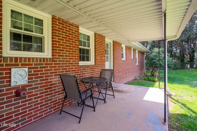 2000 Lee Highway, Bristol, VA 24201