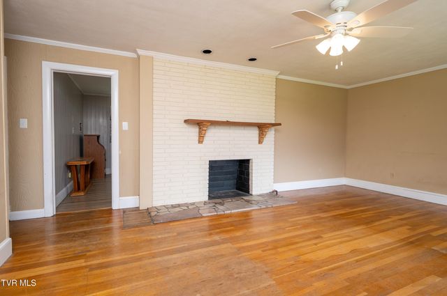 2000 Lee Highway, Bristol, VA 24201