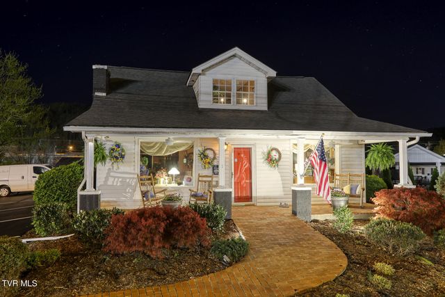 812 East Main Street, Rogersville, TN 37857