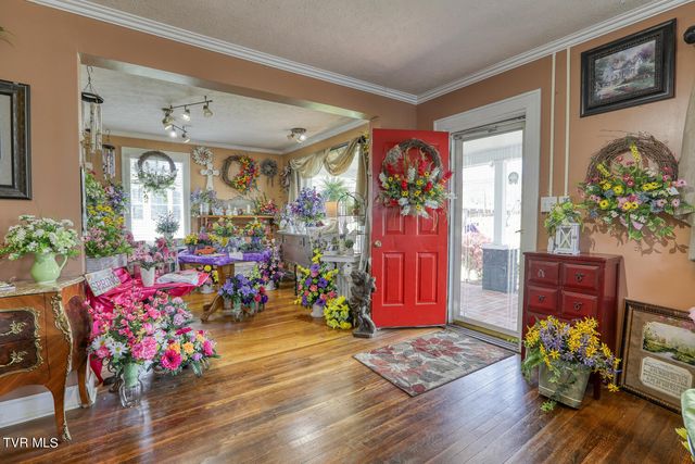 812 East Main Street, Rogersville, TN 37857