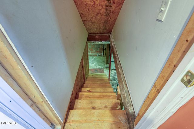 812 East Main Street, Rogersville, TN 37857