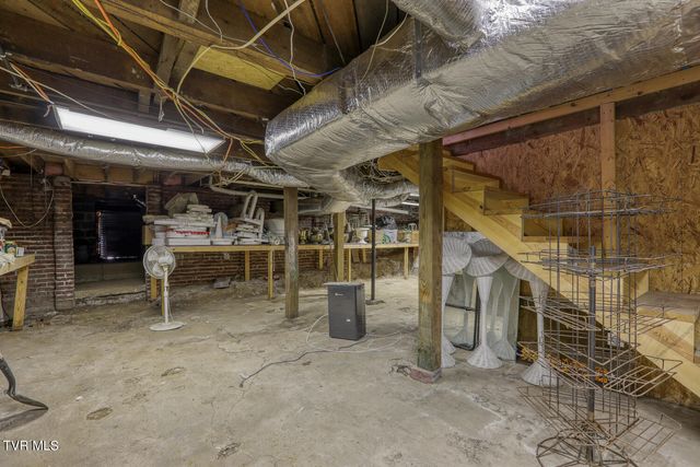 812 East Main Street, Rogersville, TN 37857
