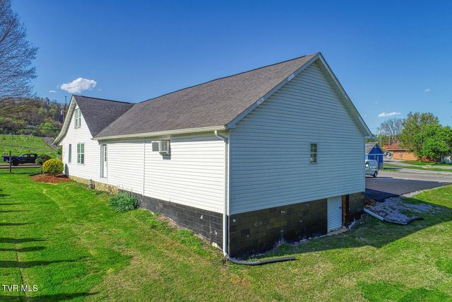 812 East Main Street, Rogersville, TN 37857